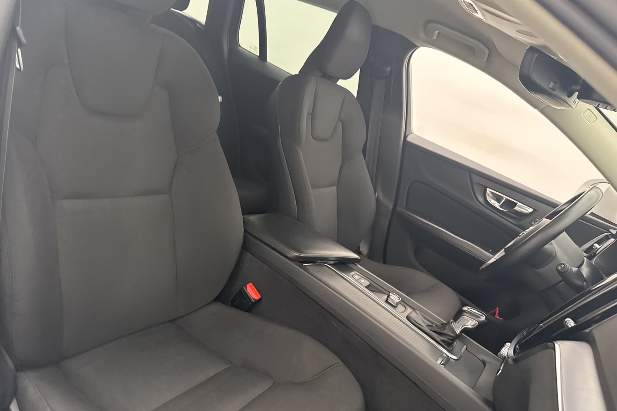 Volvo V60 D4 Momentum VOC D-Värmare Rattvärme CarPlay Drag