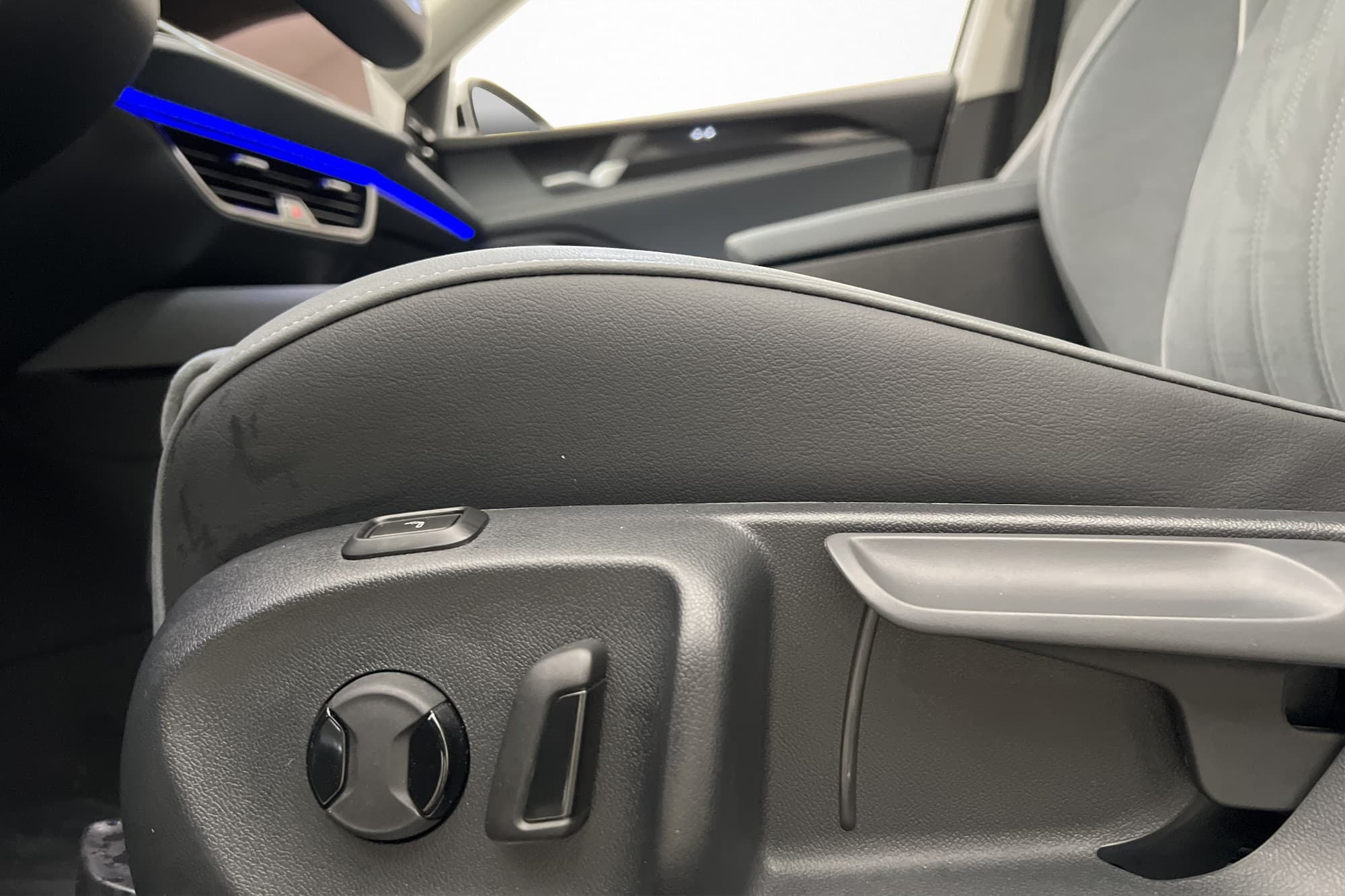 Volkswagen Passat eHybrid Värmare Dragkrok Massage 360°