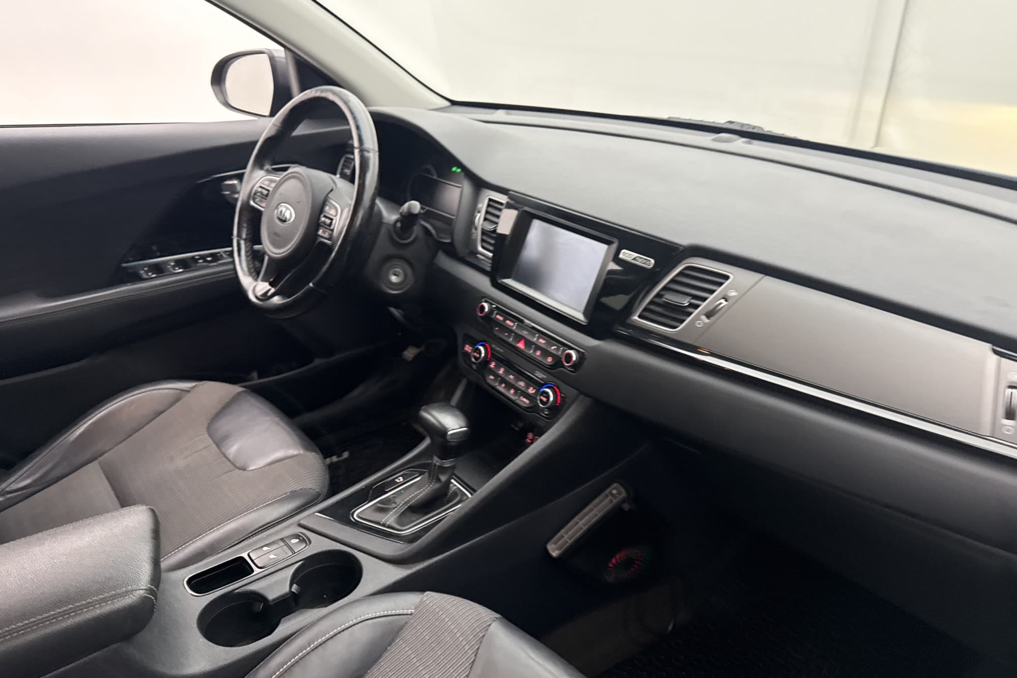 Kia Niro Hybrid 141hk Advance Plus Navi Kamera Drag