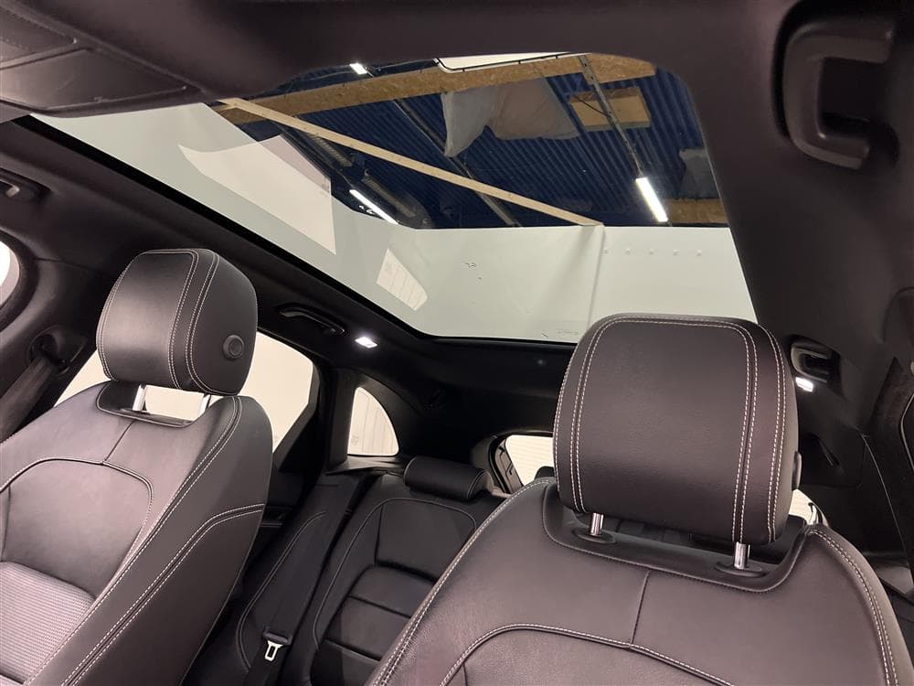Jaguar F-Pace 2.0D AWD 180hk R-Sport Pano Cockpit Navi Skinn