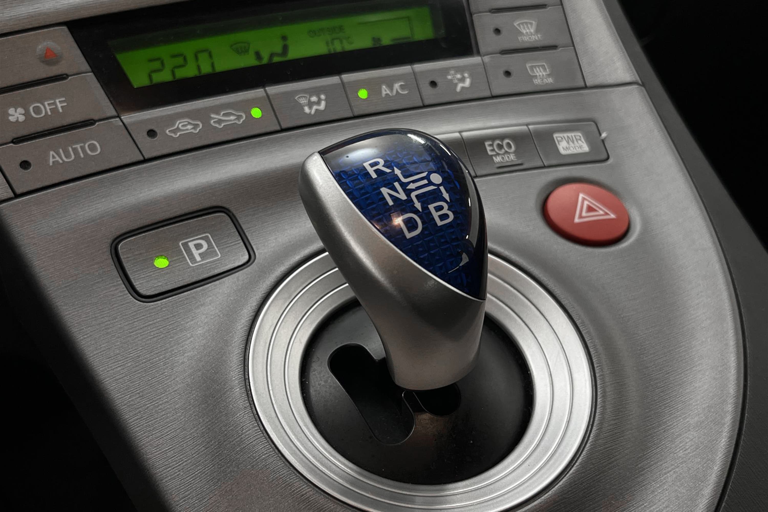 Toyota Prius Hybrid CVT 136hk B-Kamera 360kr Skatt 0,39L/mil