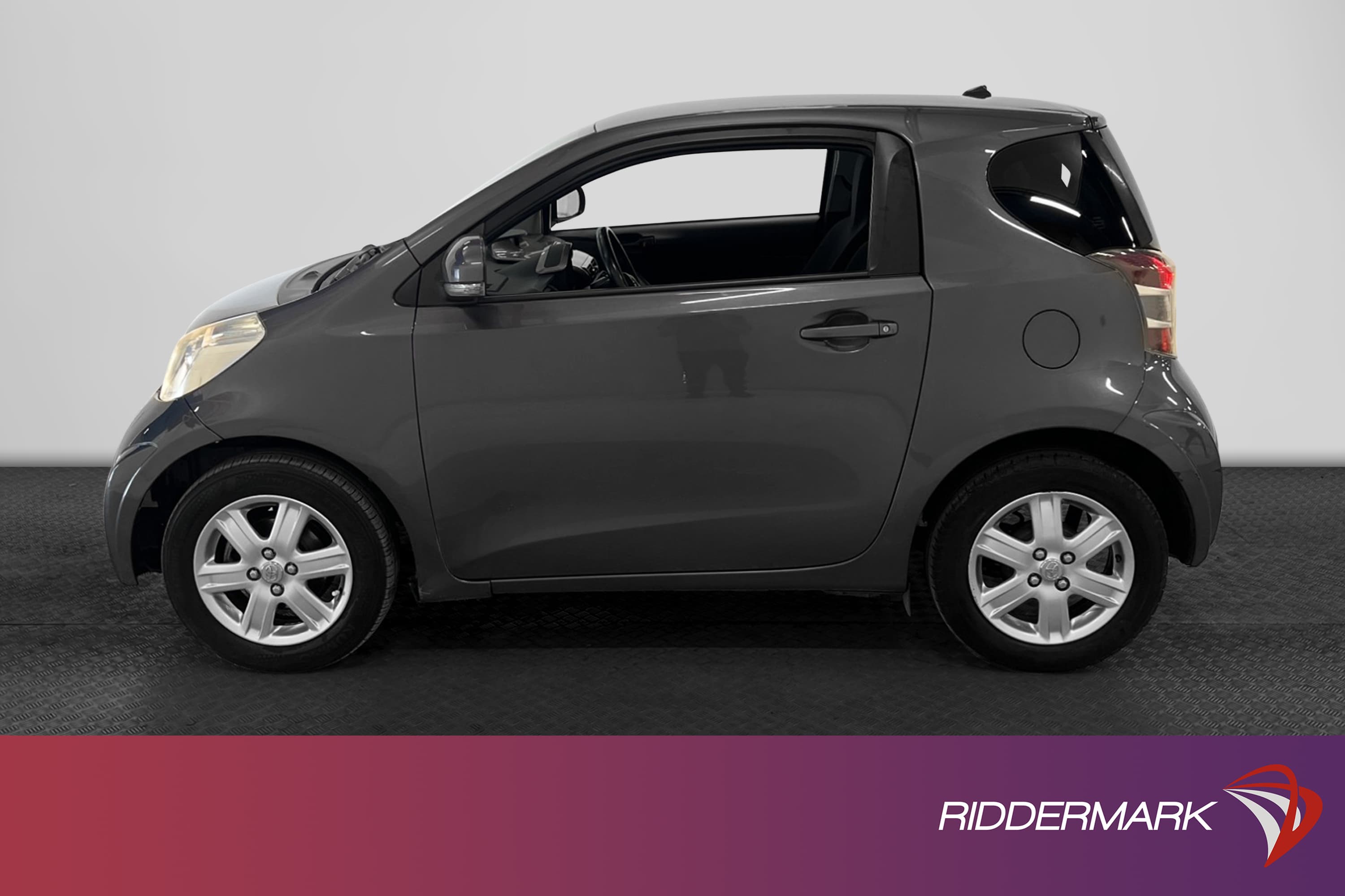 Toyota iQ