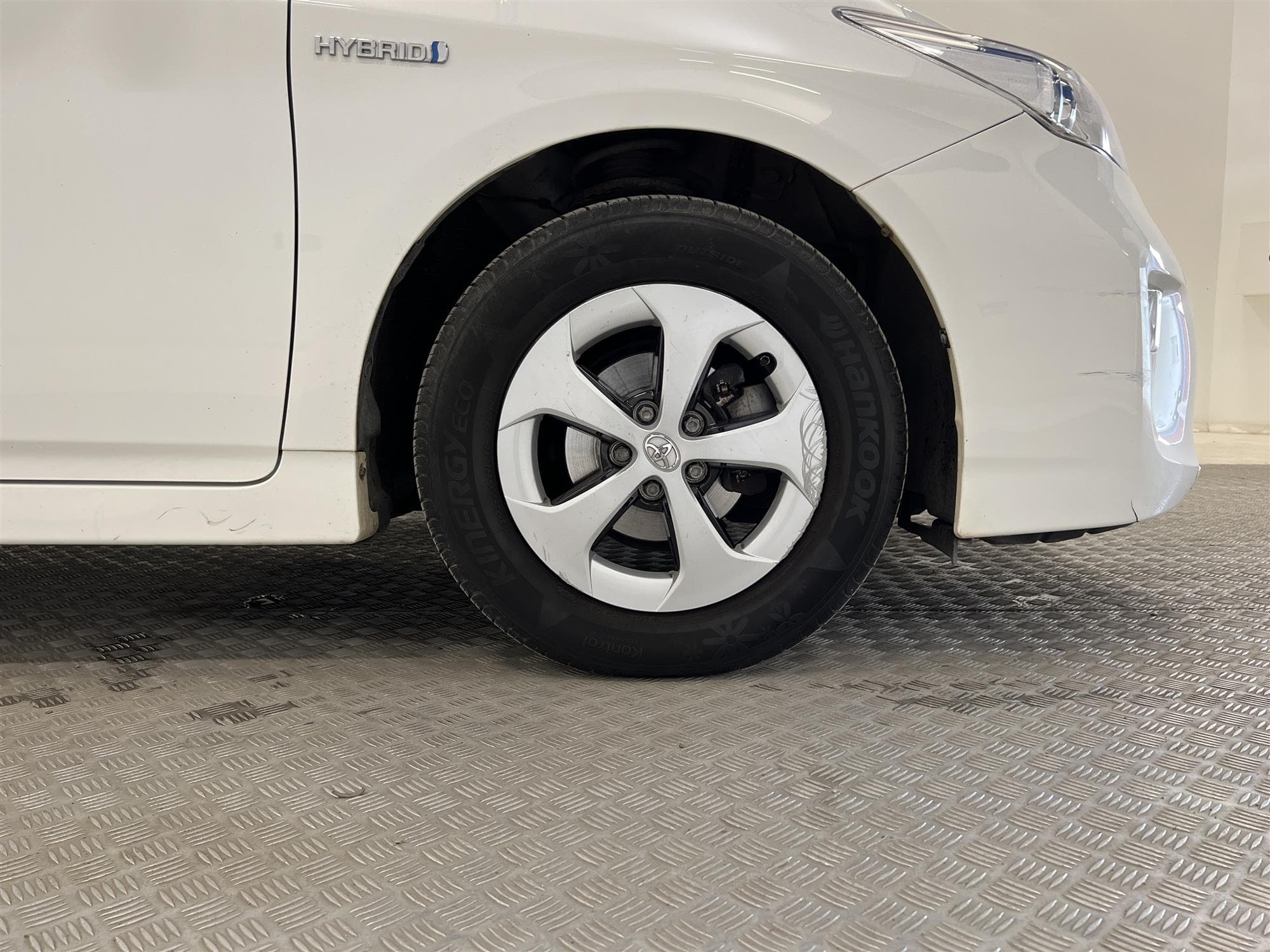 Toyota Prius Hybrid CVT 136hk B-Kamera 360kr Skatt 0,39L/mil