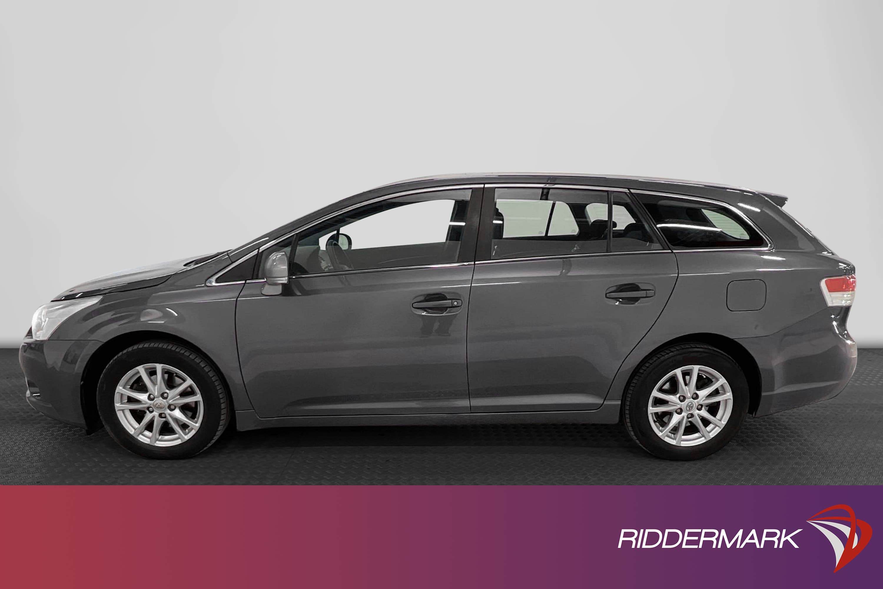Toyota Avensis 1.8 147hk Nyservad