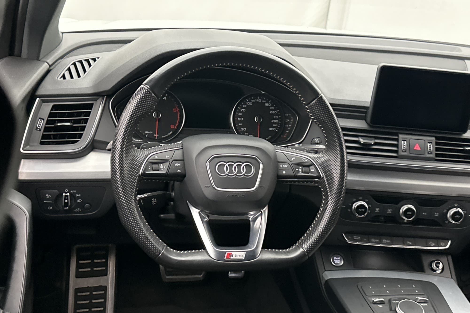 Audi Q5 2.0 TDI Quattro 190hk S-Line Värmare CarPlay Drag