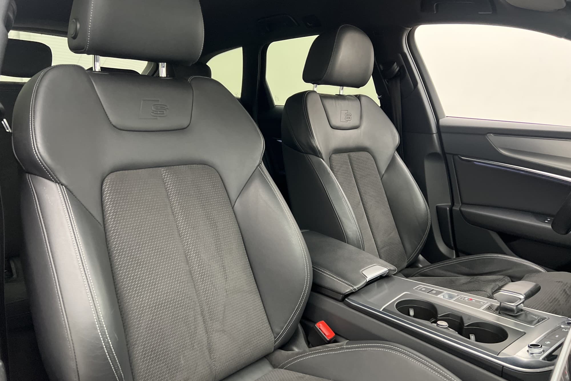 Audi A6 Avant 55 TFSI e Q 367hk S-Line Cockpit 360 Navi Drag