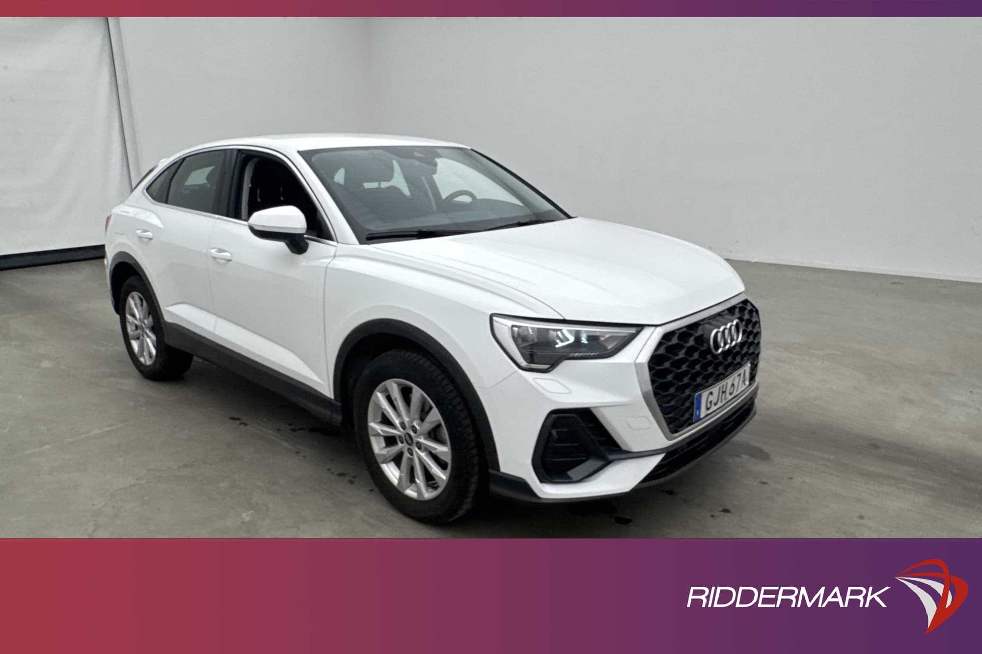 Audi Q3 Sportback 45 TFSI e 245hk Proline Cockpit P-Sensorer