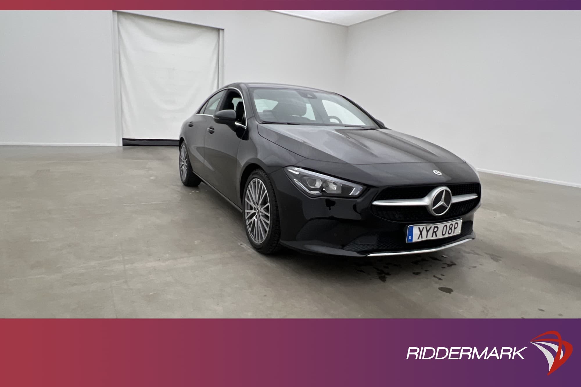 Mercedes-Benz CLA 200 Coupé MOMS Skinn Widescreen Navi Drag