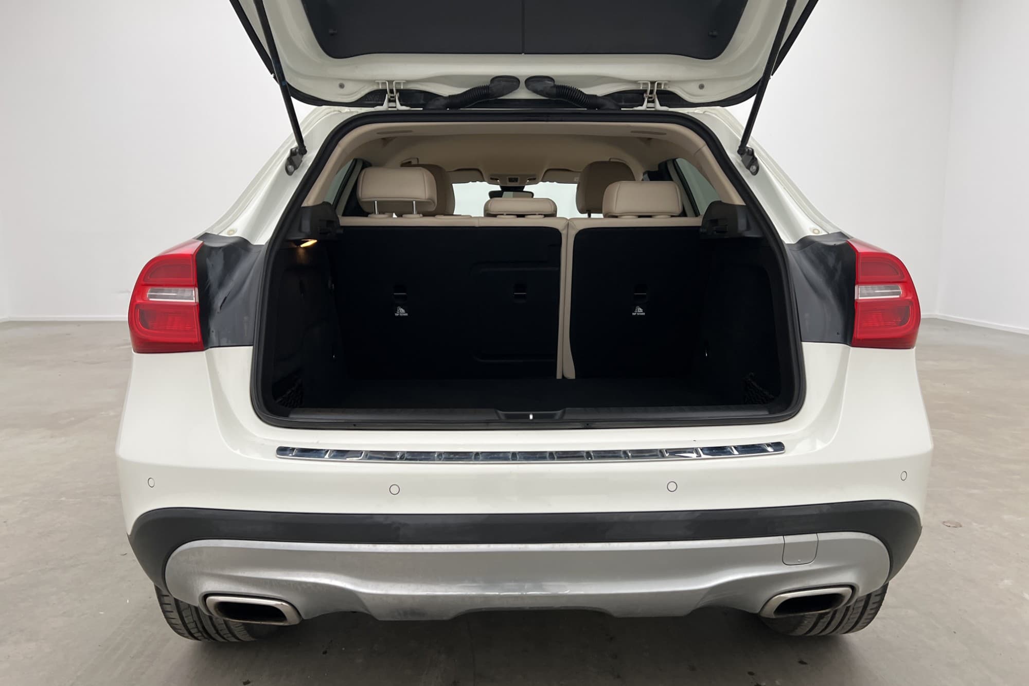 Mercedes-Benz GLA 250 4MATIC 211hk M-Värmare Skinn Sensorer