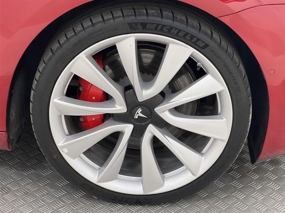 Tesla Model 3 Performance AWD 510hk Svensksåldinteriör
