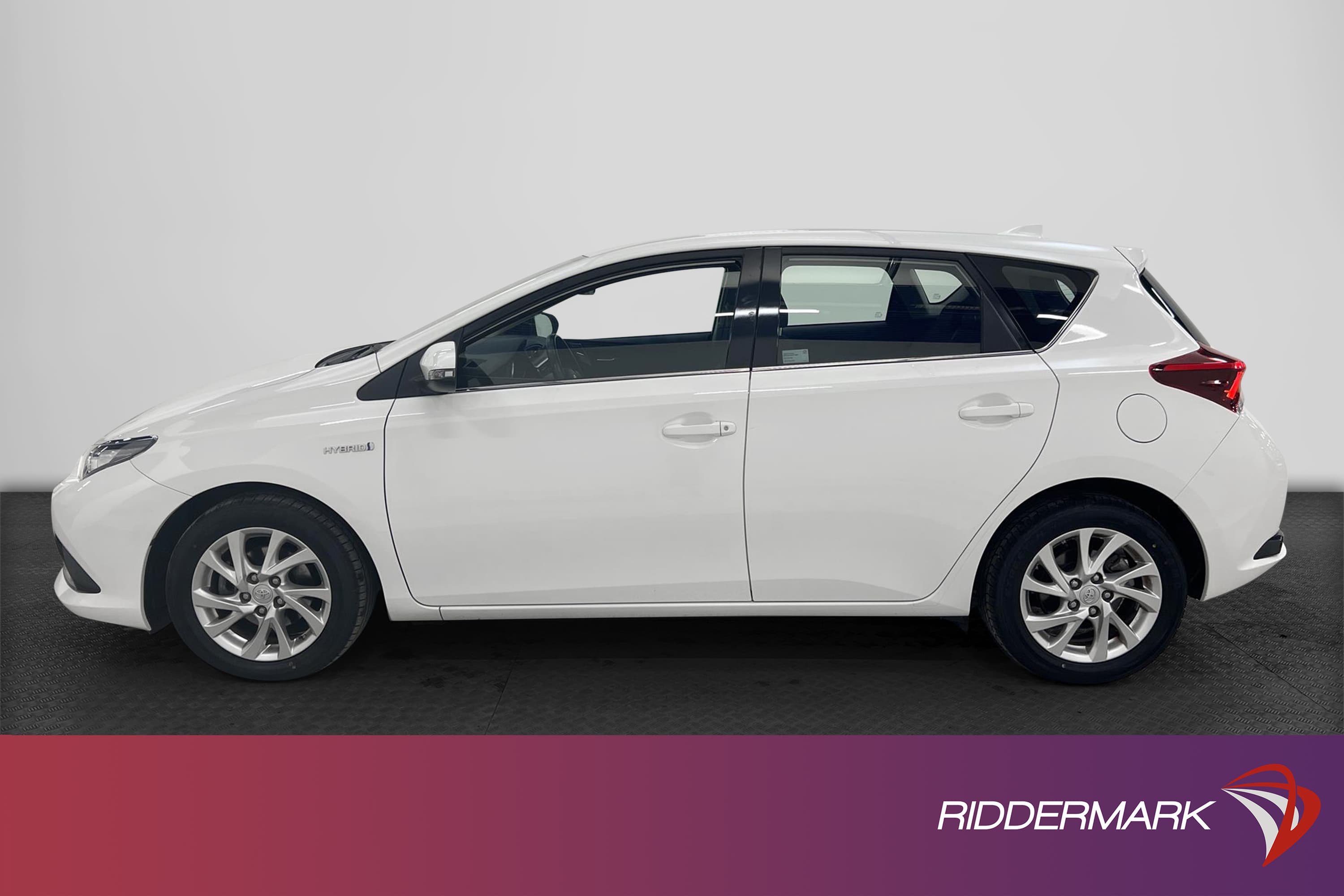 Toyota Auris Hybrid e-CVT 136hk B-Kam Lane Assist 0,35L/mil