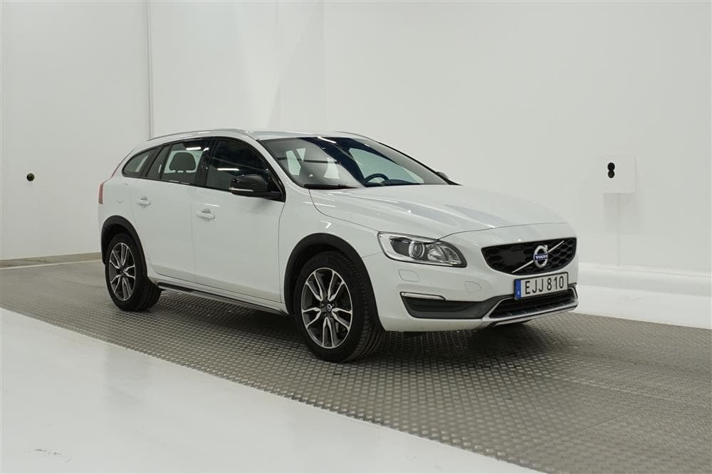 Volvo V60 Cross Country Momentumexteriör