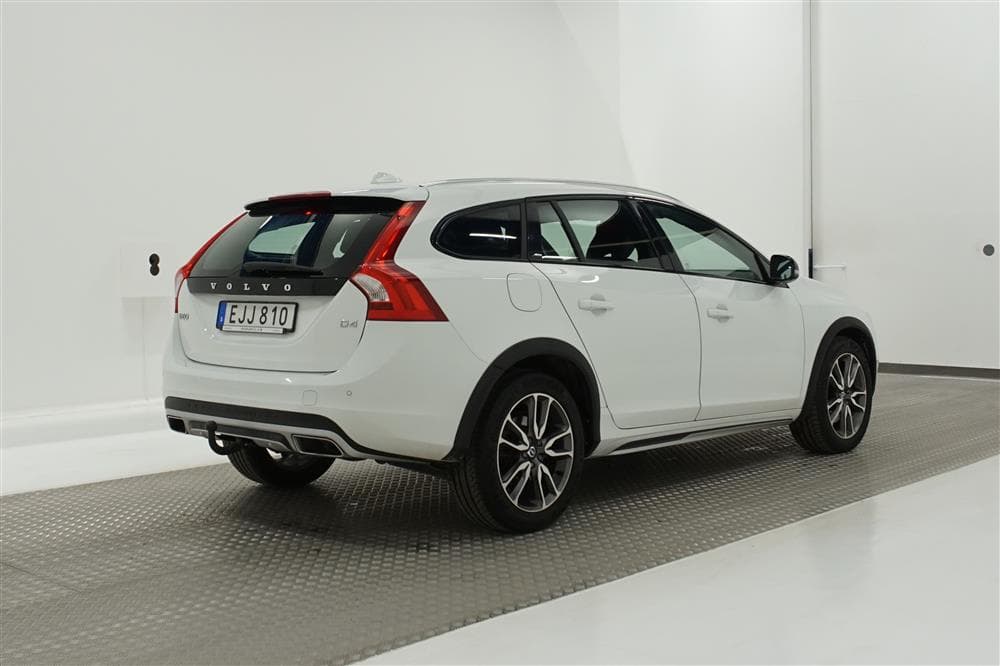 Volvo V60 Cross Country Momentumexteriör