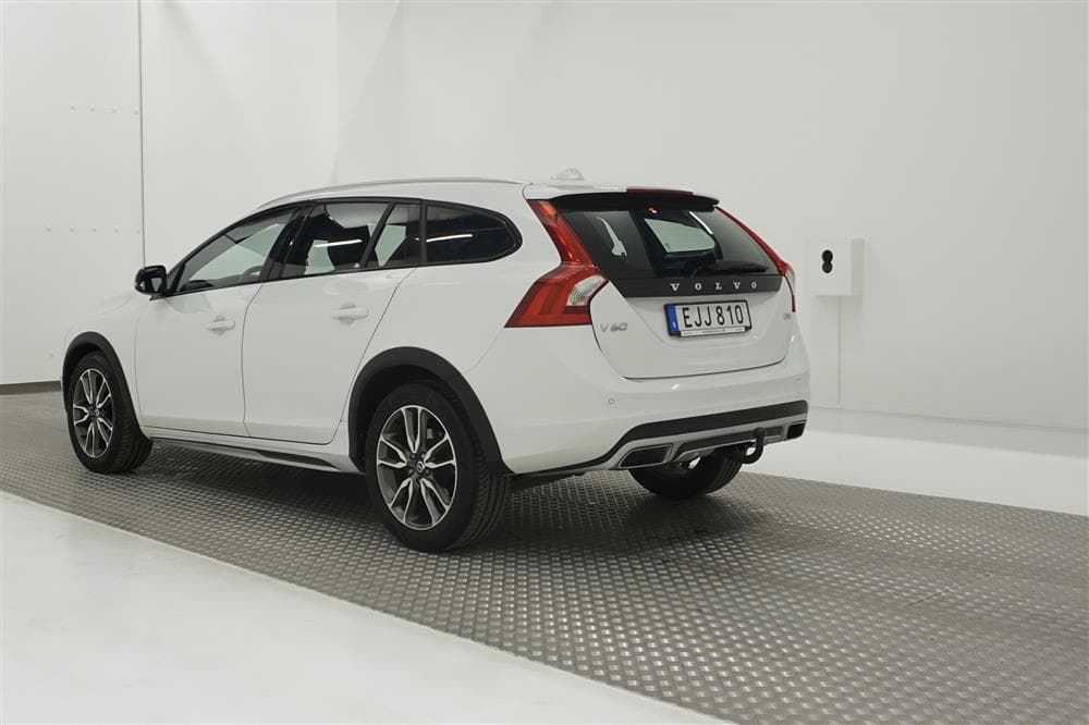 Volvo V60 Cross Country Momentumexteriör