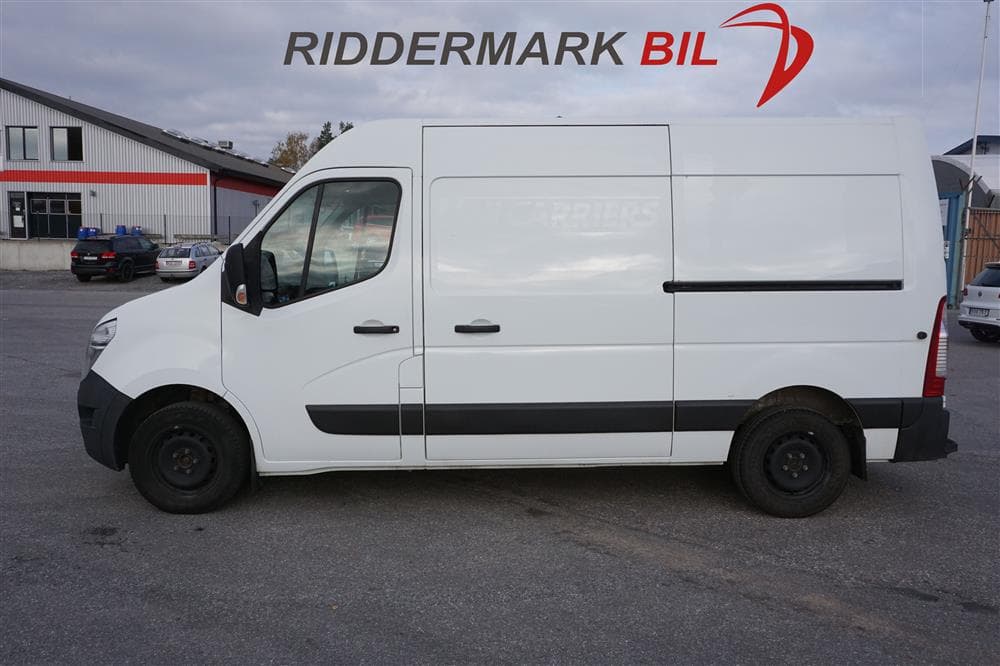 Nissan NV400