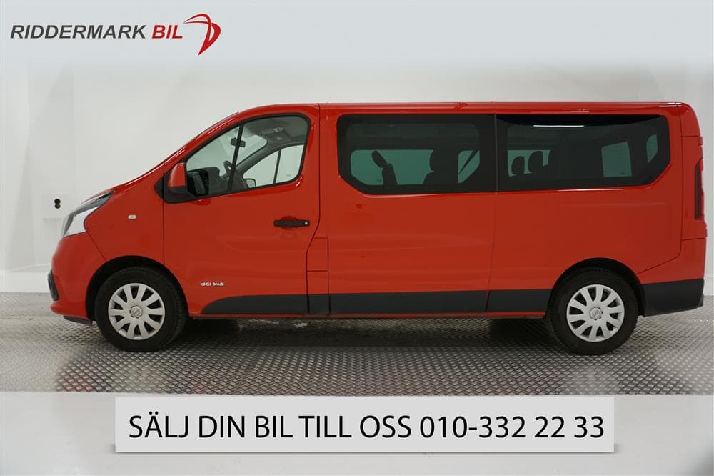 Nissan NV300 Combi