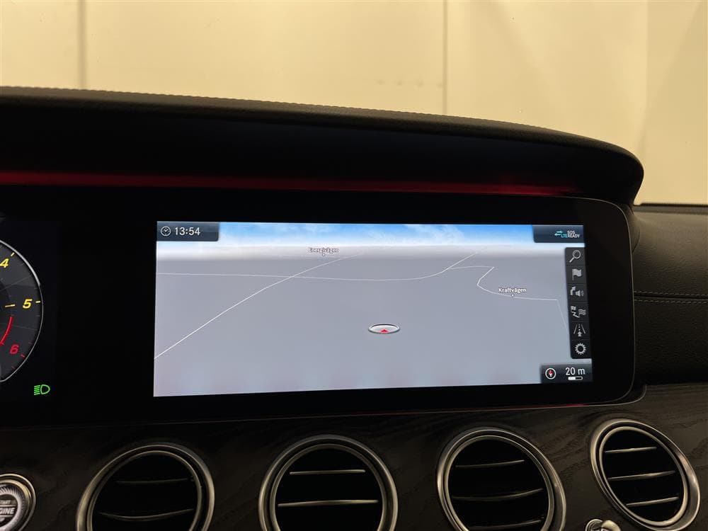 Mercedes-Benz E 220 d 194hk AMG Widescreen D-Värm Drag B-kaminteriör