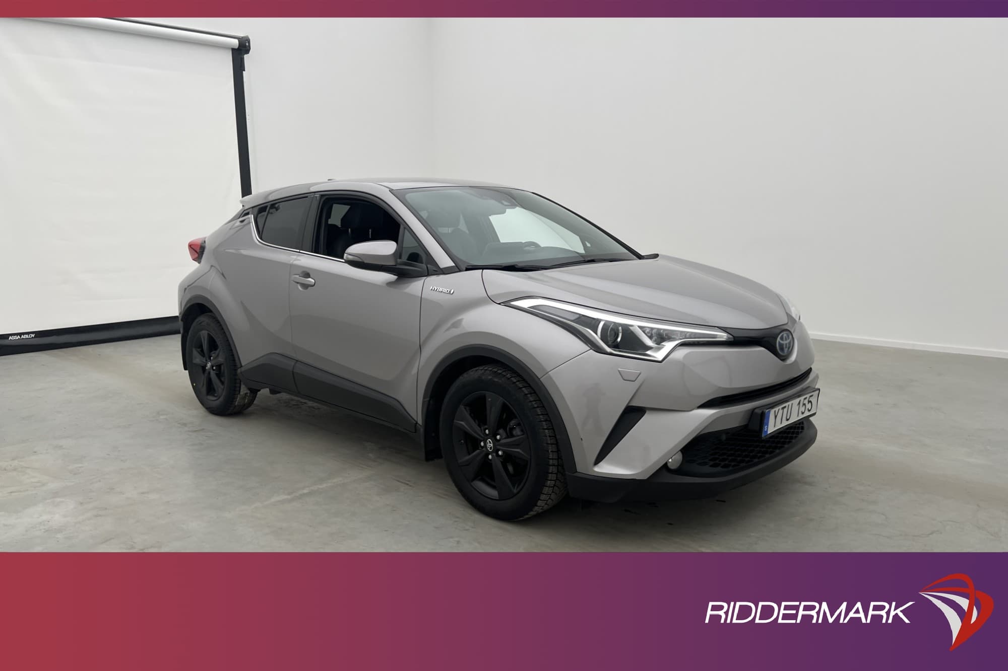 Toyota C-HR Hybrid 122hk