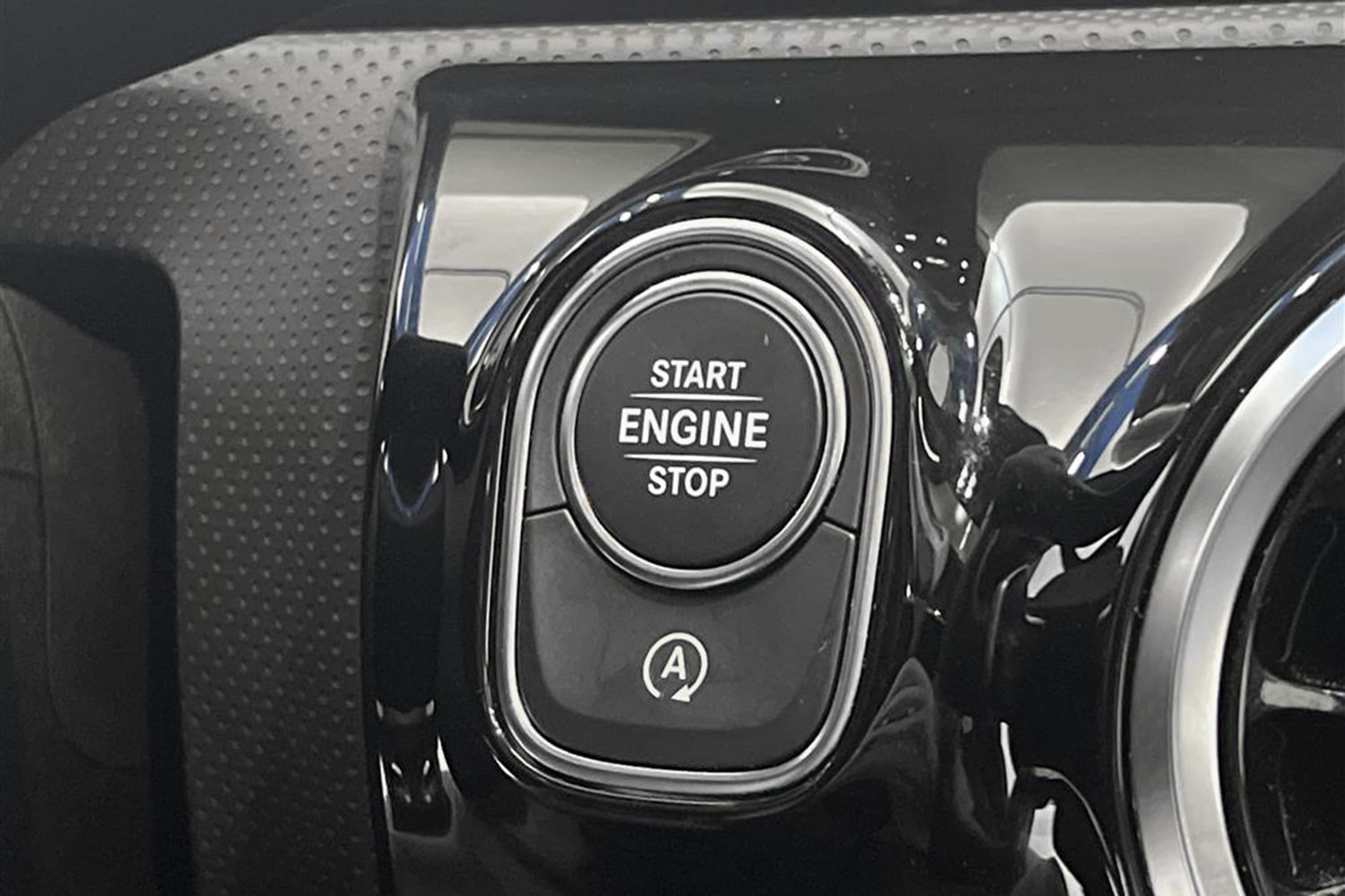 Mercedes-Benz CLA 200 d 150hk AMG Widescreen Pano Navi B-Kaminteriör