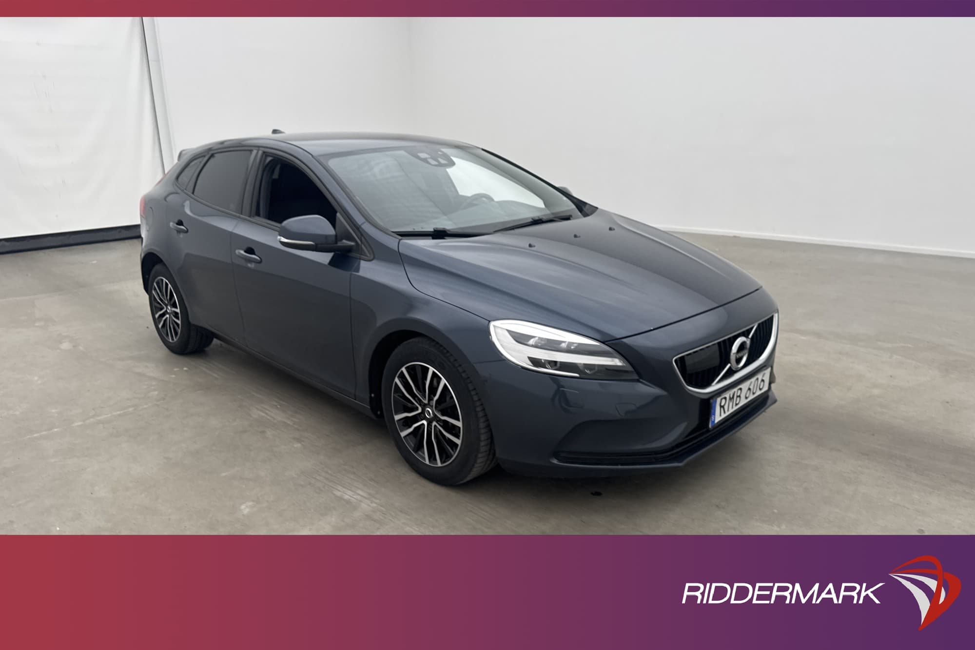 Volvo V40 T3 152hk Momentum VOC Värm P-Sensorer Adaptiv-fart
