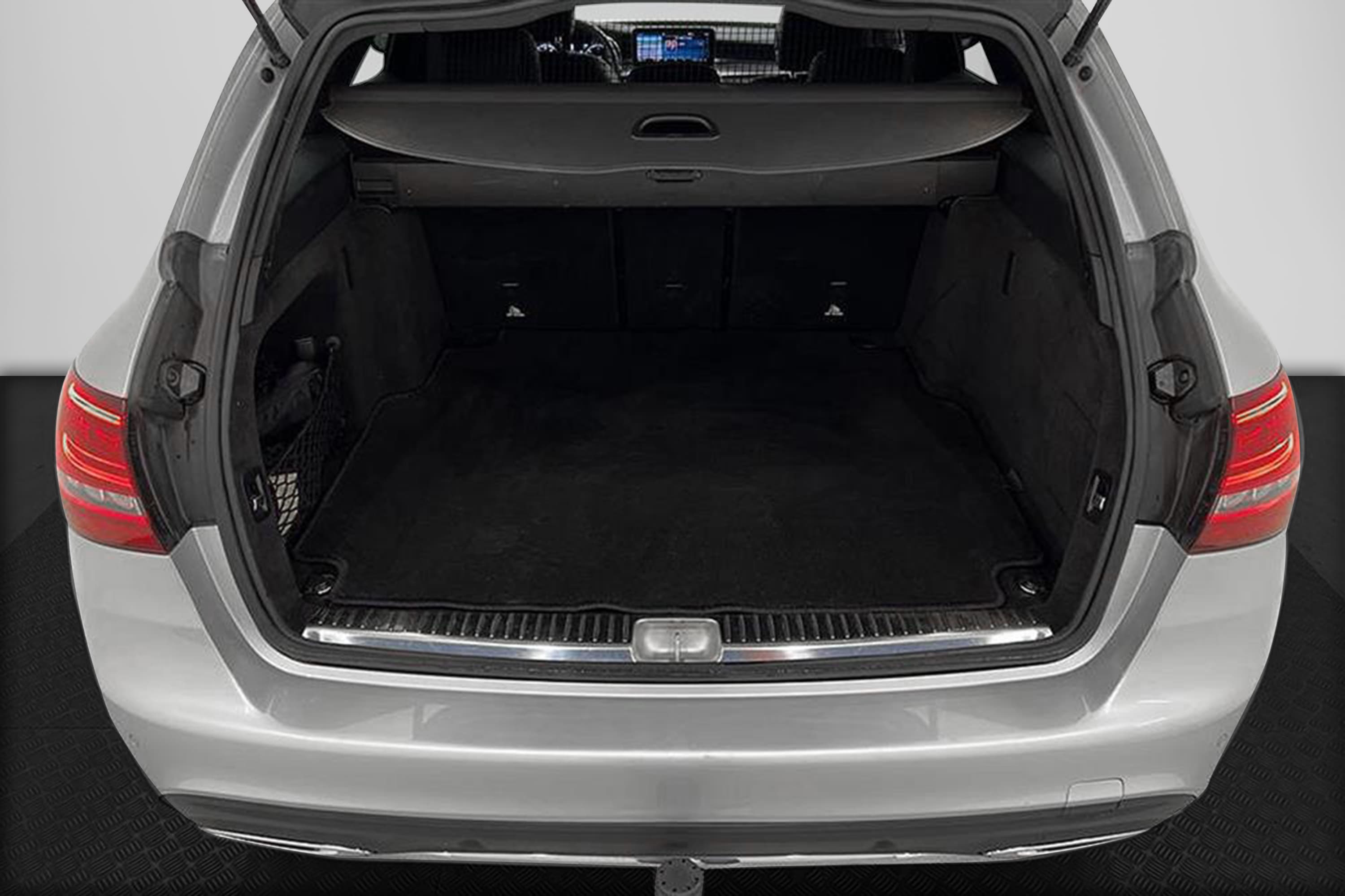Mercedes-Benz C 220d 194hk AMG Cockpit B-Kamera Naviinteriör