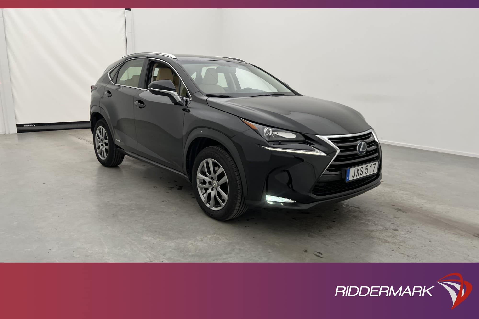 Lexus NX 300h AWD 197hk