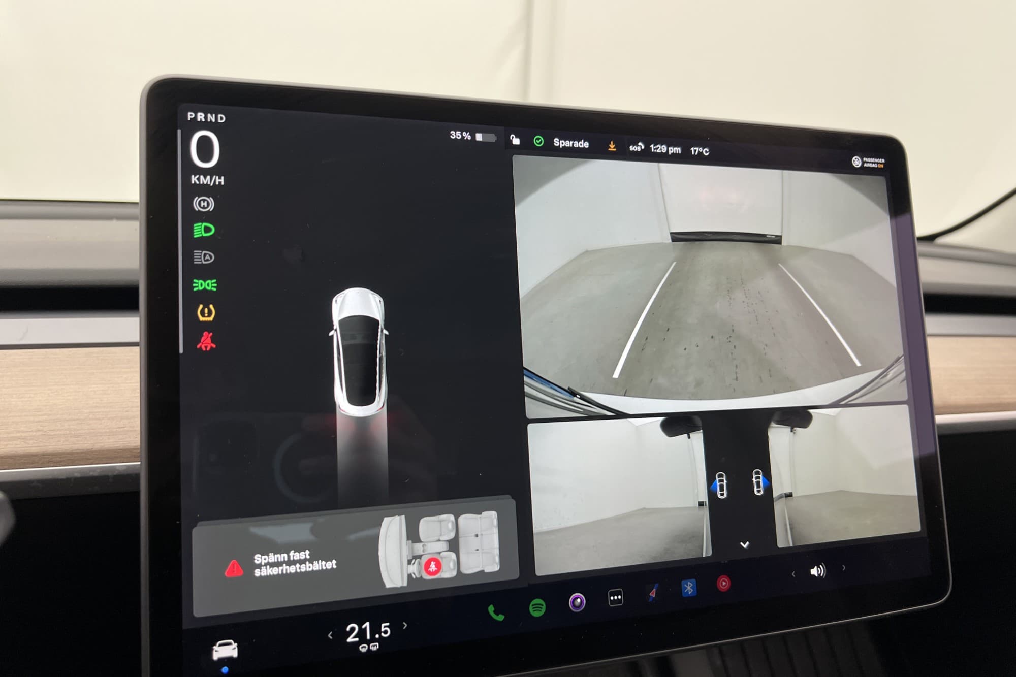 Tesla Model 3 Standard Range Plus Svensksåld Autopilot MOMS