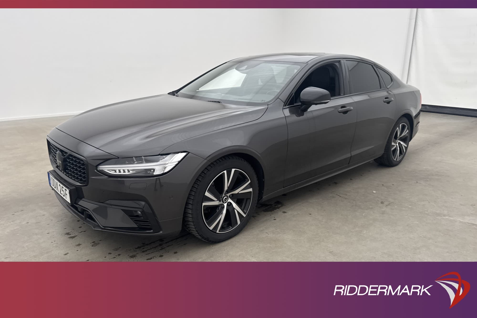 Volvo S90 B6 AWD R-Design Luftfjädring B&W Pano HUD 360 Drag
