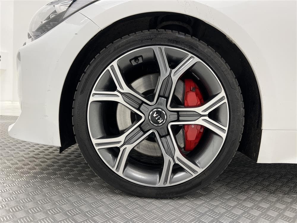 Kia Stinger AWD 370hk HUD 360° T-Lucka Navi Adaptiv interiör