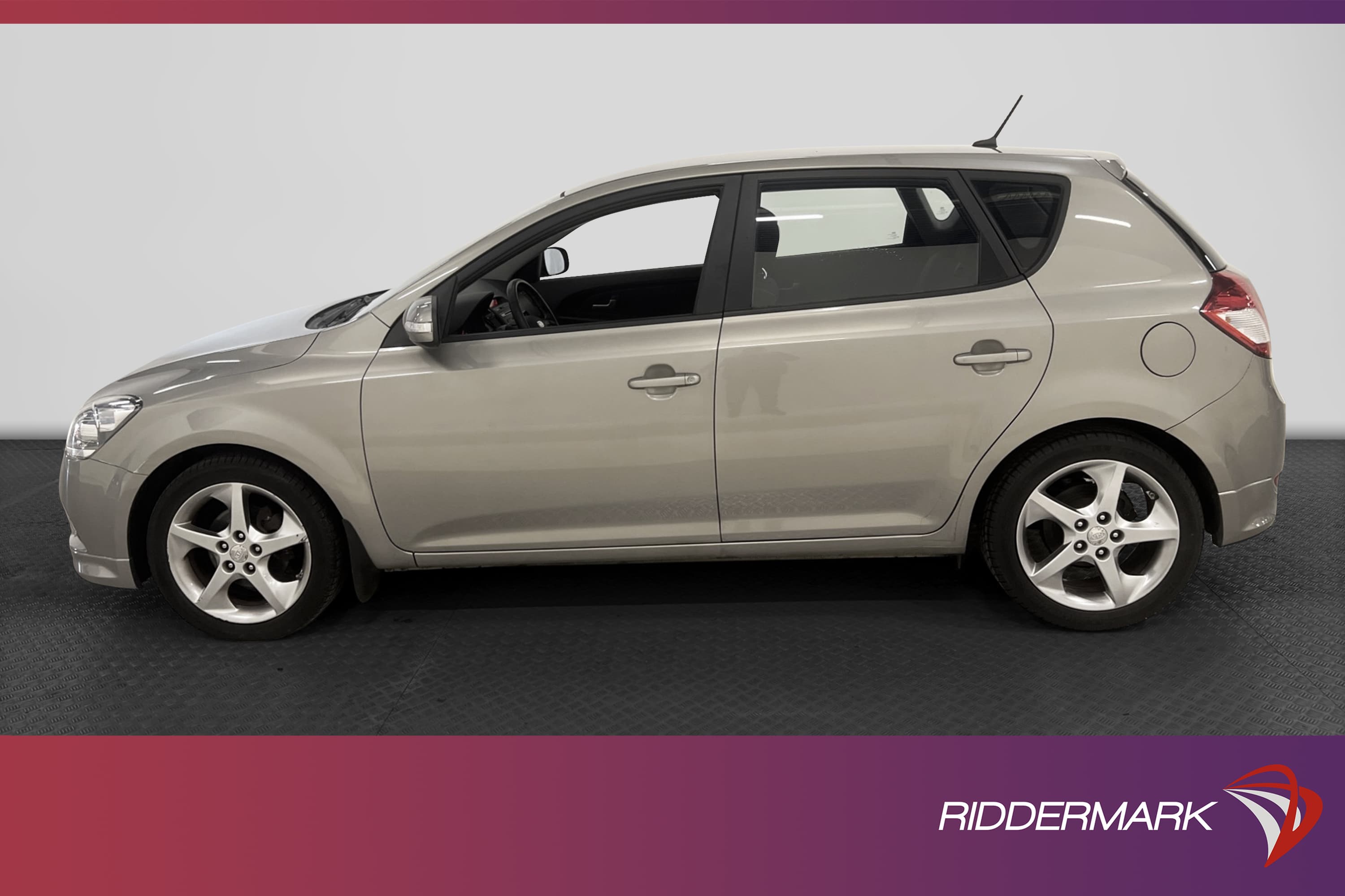 Kia Ceed 1.6 CRDi 128hk *En ägare* Endast 3695 Mil