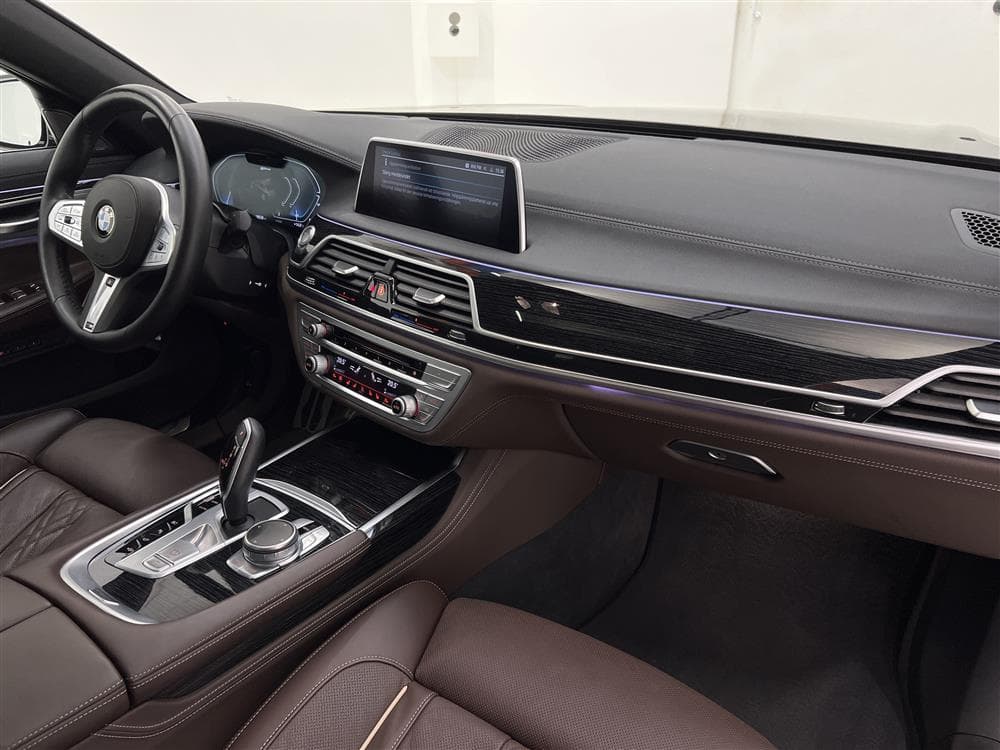 BMW 745Le xDrive 394hk M Sport Moms H/K T-lucka Laser Softclinteriör