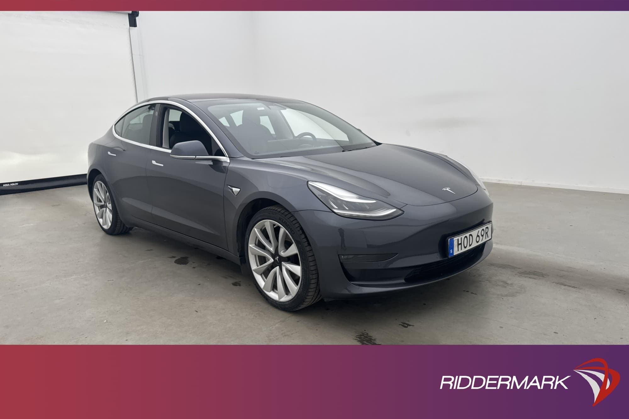 Tesla Model 3 Long Range AWD Autopilot Svensksåld