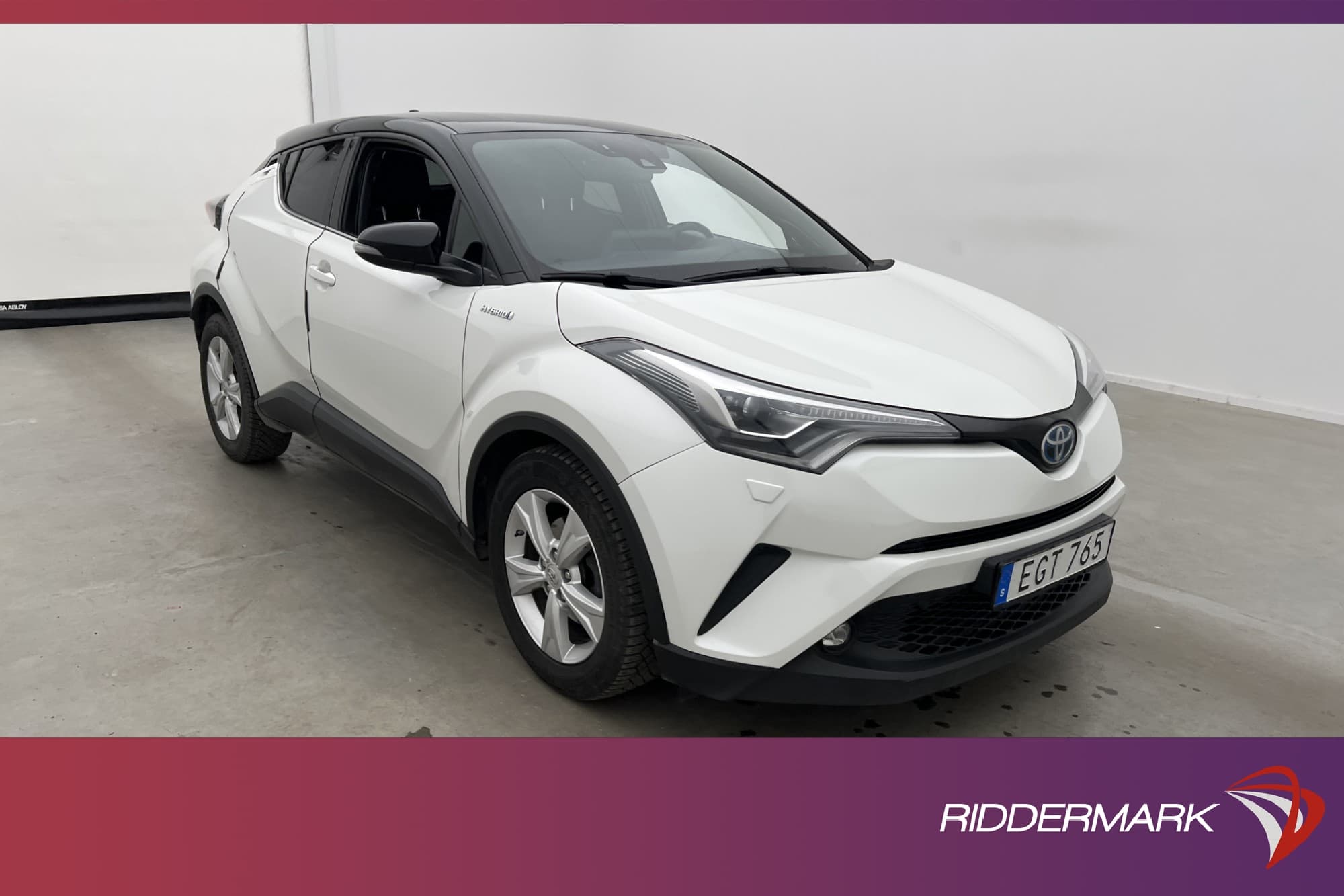Toyota C-HR Hybrid 122hk