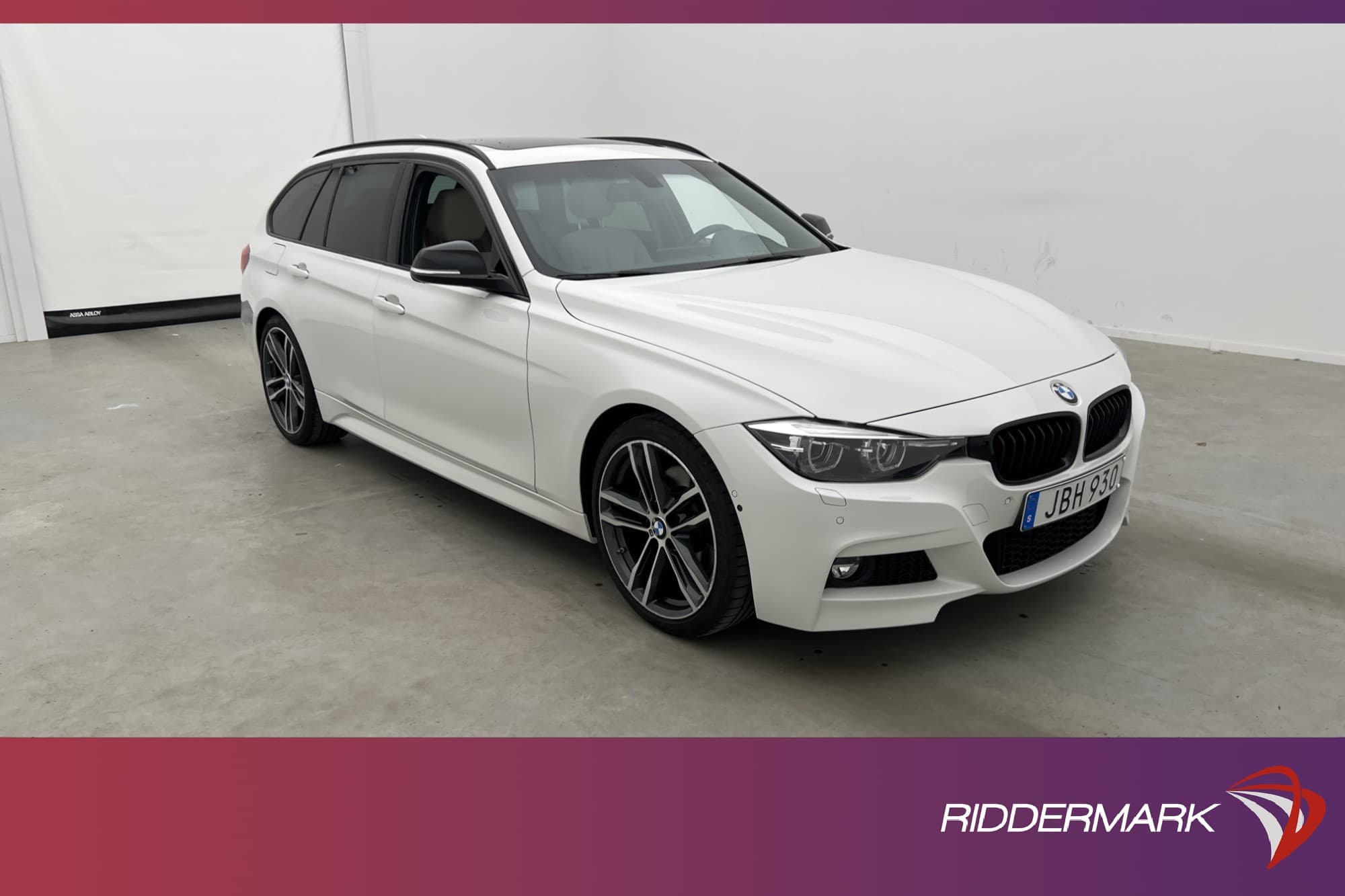 BMW 330 i 252hk