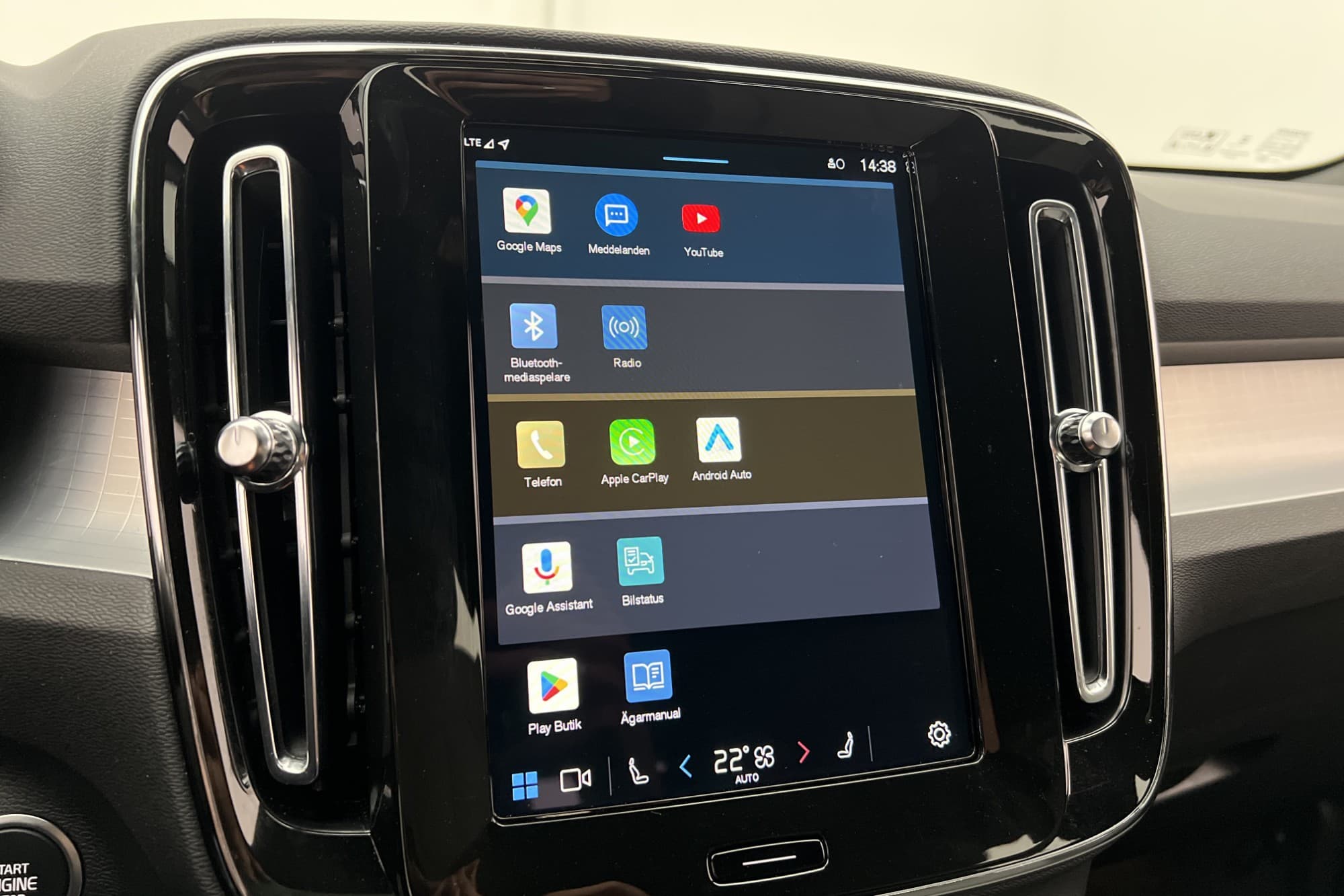 Volvo XC40 B3 163hk Core Kamera Navi CarPlay Keyless