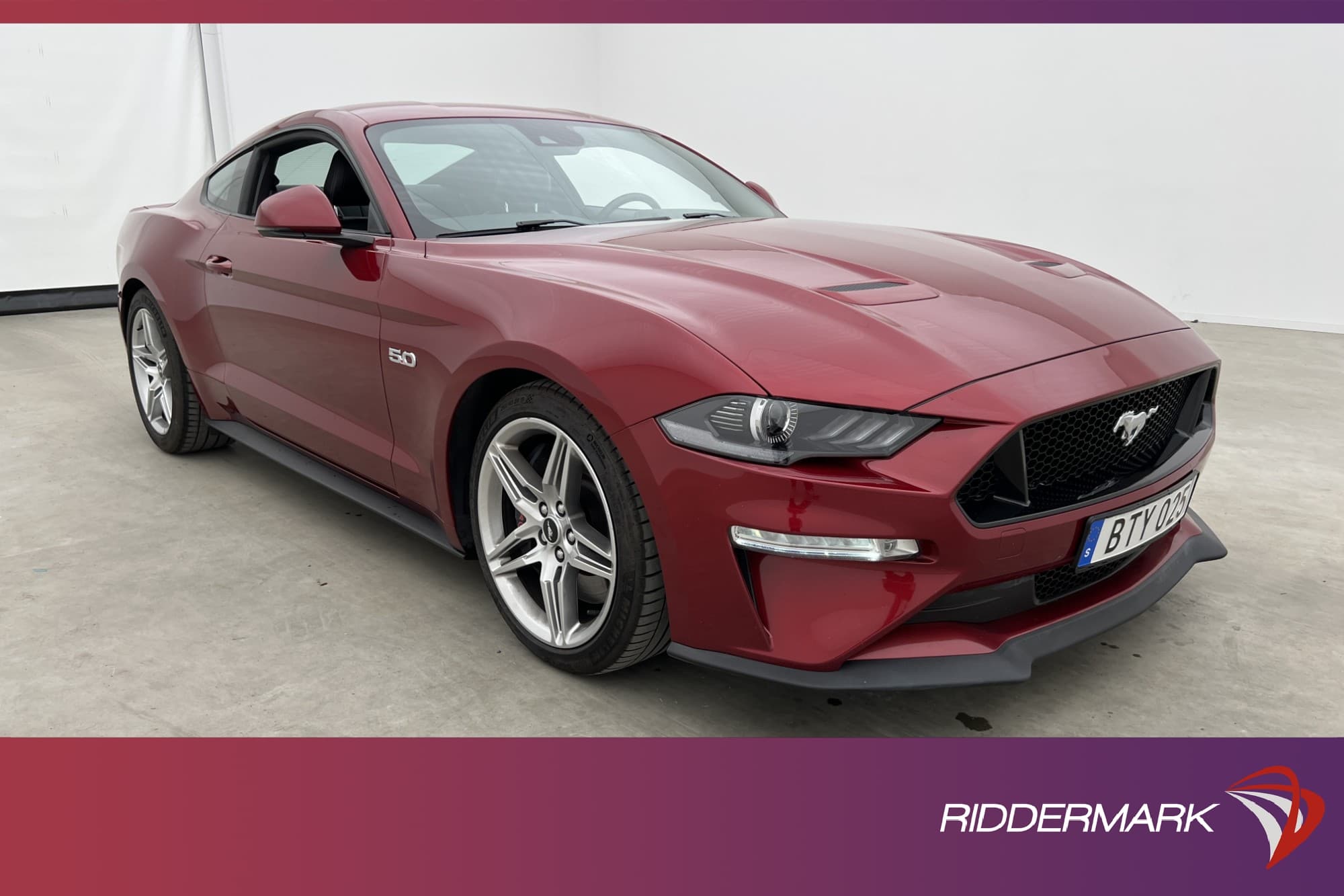 Ford Mustang GT 450hk