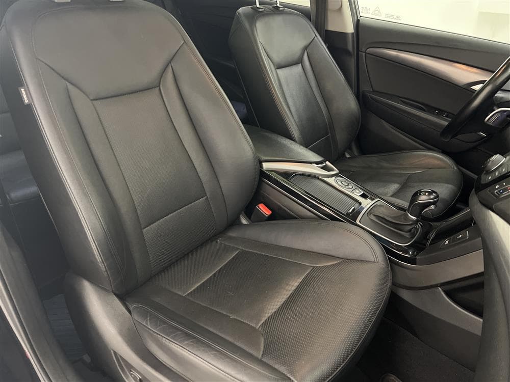 Hyundai i40 1.7 D Kombi 141hk D-värm Pano Skinn CarPlayinteriör