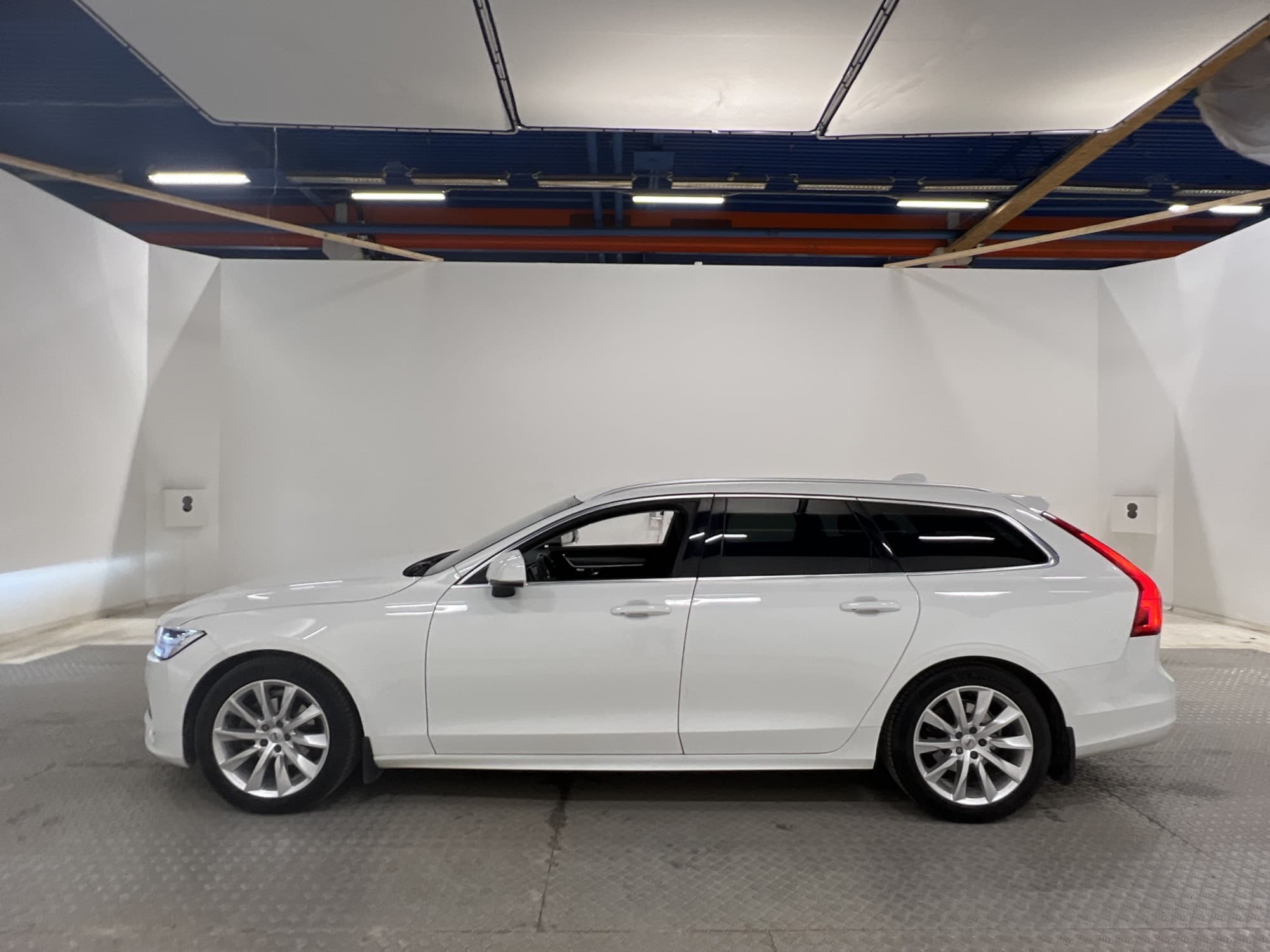 Volvo V90 D4 AWD 190hk