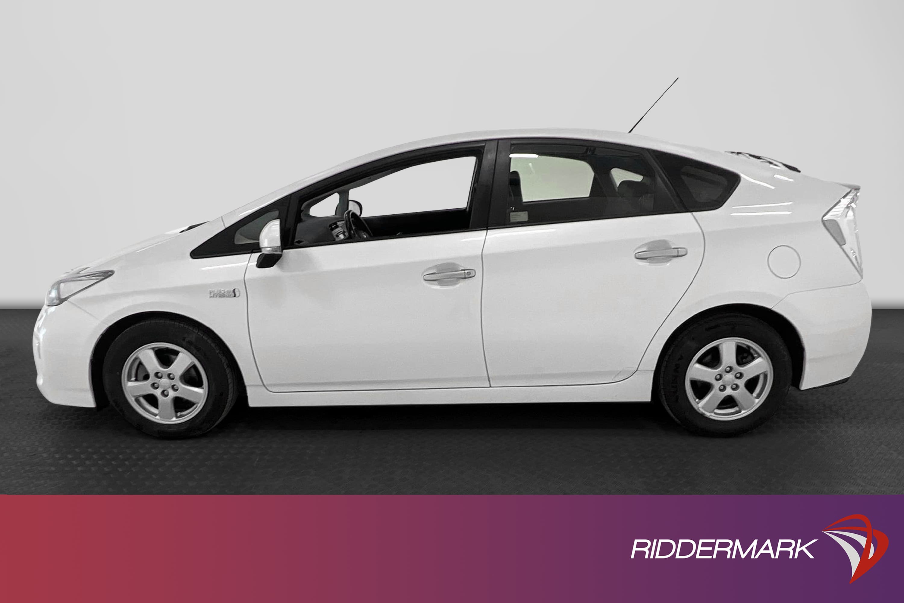 Toyota Prius 1.8 Plug-In 136hk