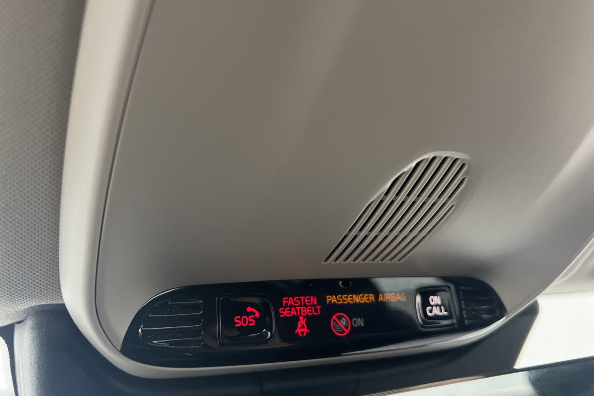 Volvo XC60 D4 AWD Momentum VOC Värmare Halvskinn Sensorer
