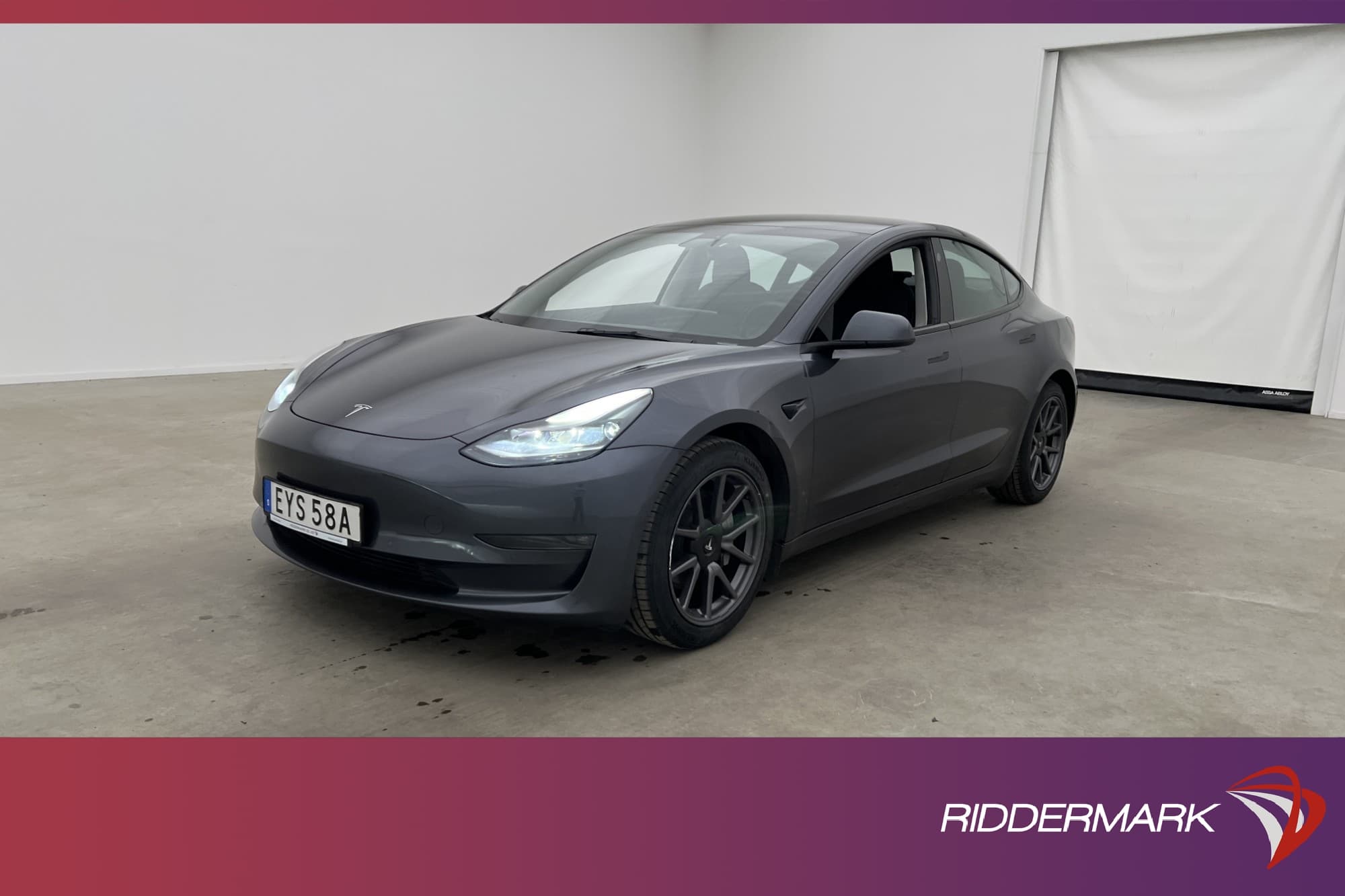 Tesla Model 3 Long Range AWD Dragkrok Autopilot Svensksåld