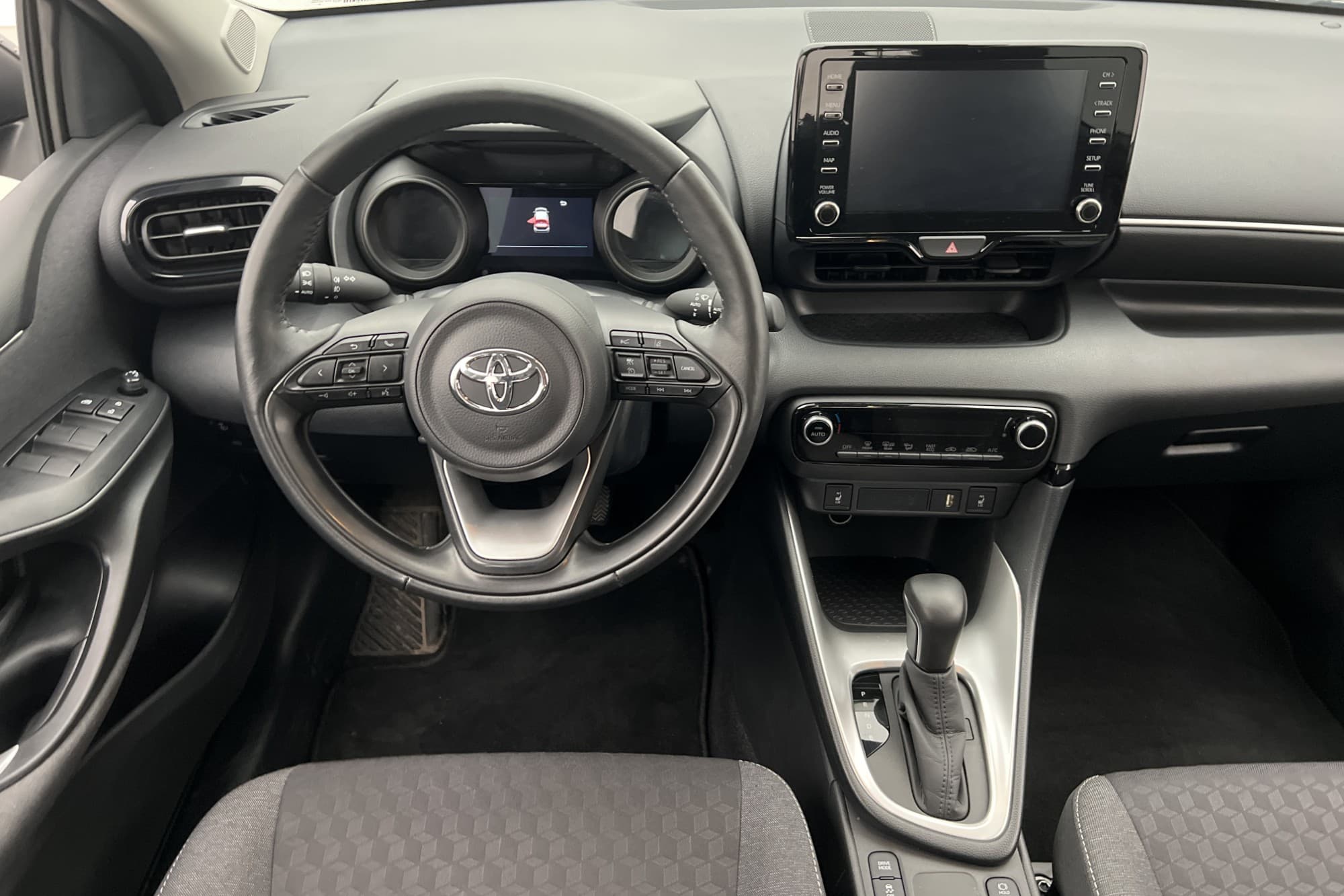 Toyota Yaris Hybrid Active Plus Kamera Rattvärm Adaptiv-fart