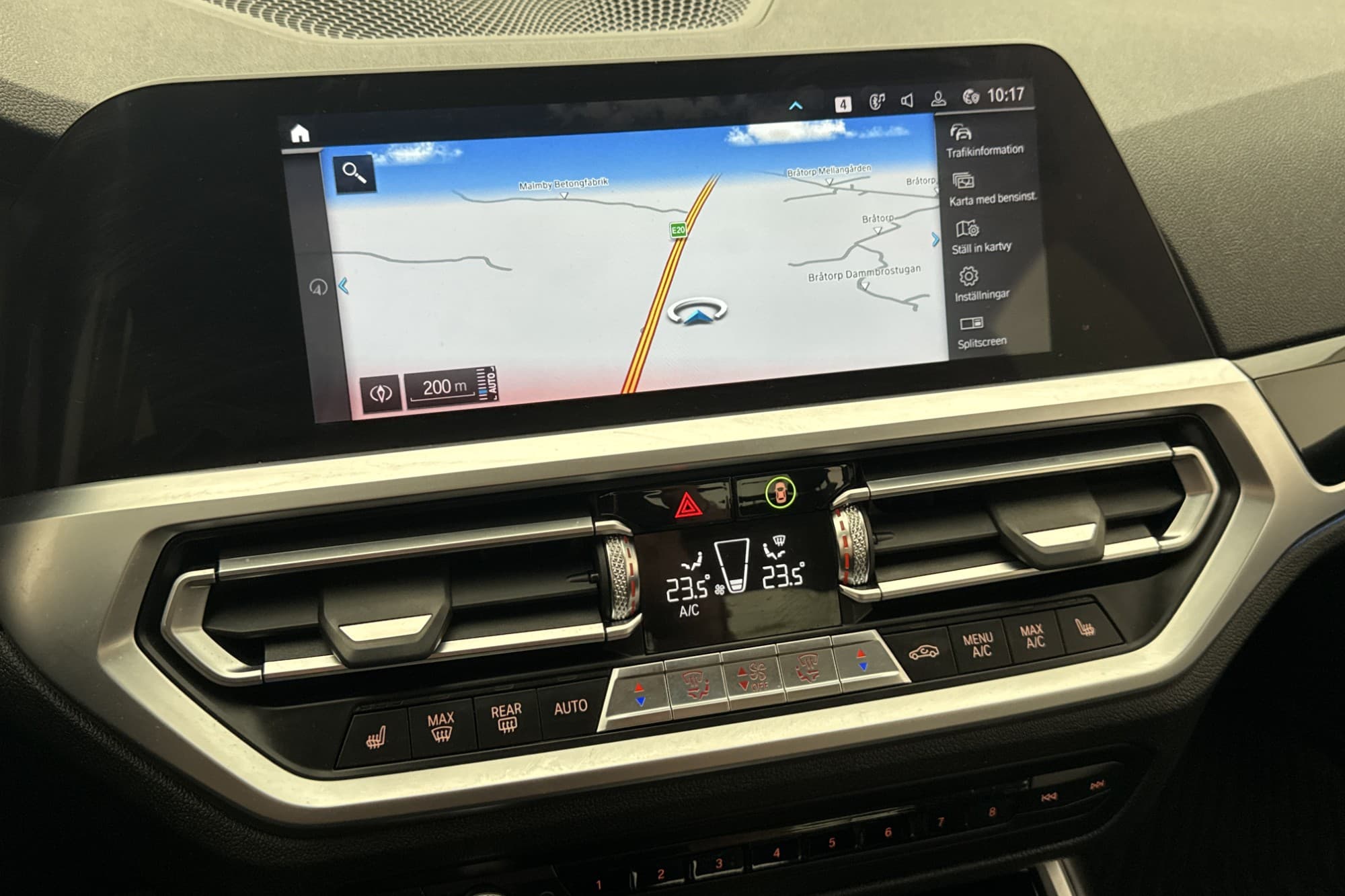 BMW 330e 292hk Sport Line Halvskinn Navi Ambient Sensorer