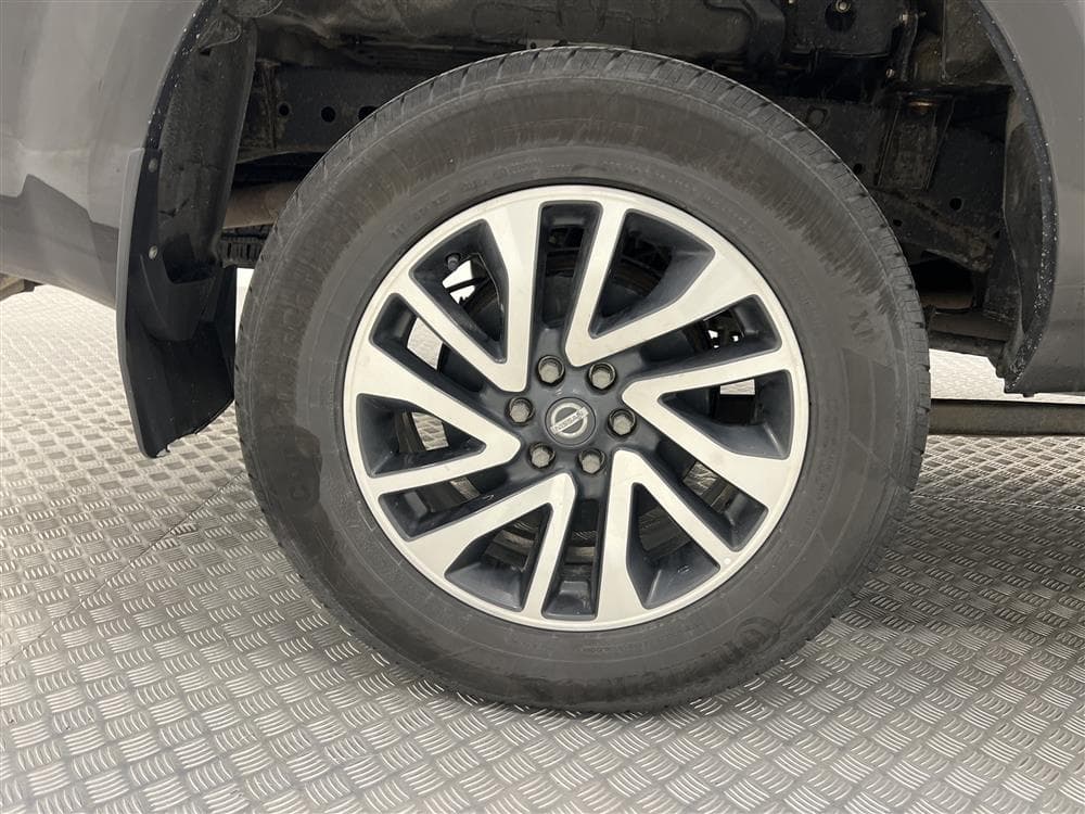 Nissan Navara 2.3dCi Automat Tekna 4x4 Eu6 Värmare Taklucka interiör