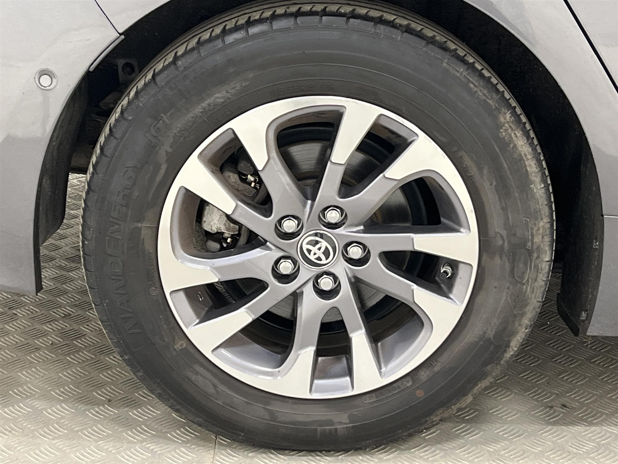 Toyota Prius 1.8 Plug-In 123hk Backkamera Navi Head up MVärm