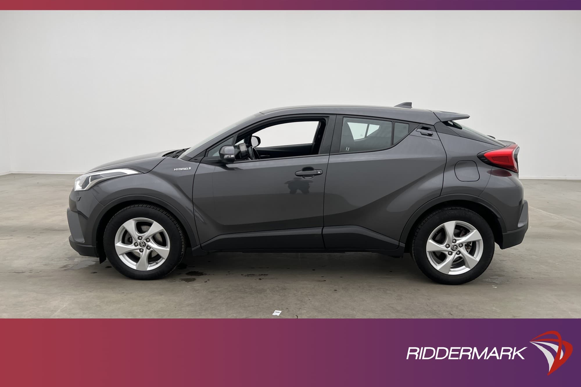 Toyota C-HR Hybrid CVT 122hk
