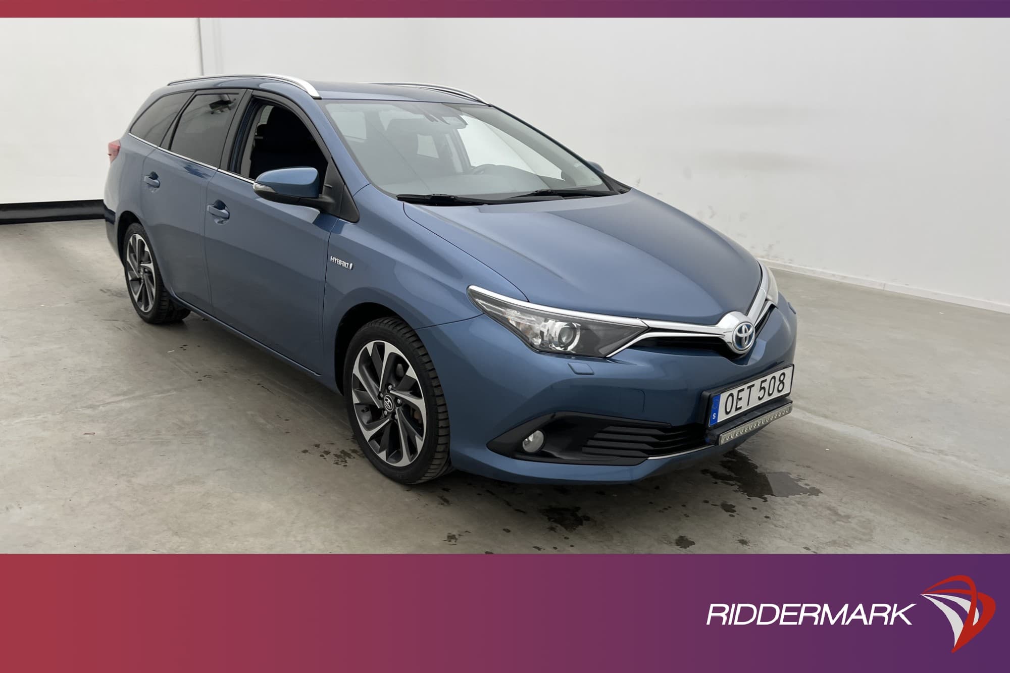 Toyota Auris TS Hybrid e-CVT 136hk Backkamera 360kr Årsskatt