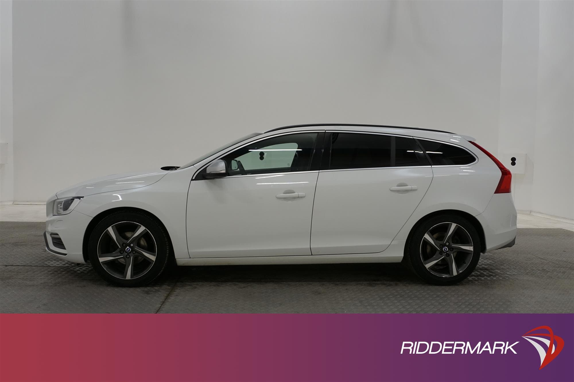 Volvo V60 D3 150 hk Momentum R-Design