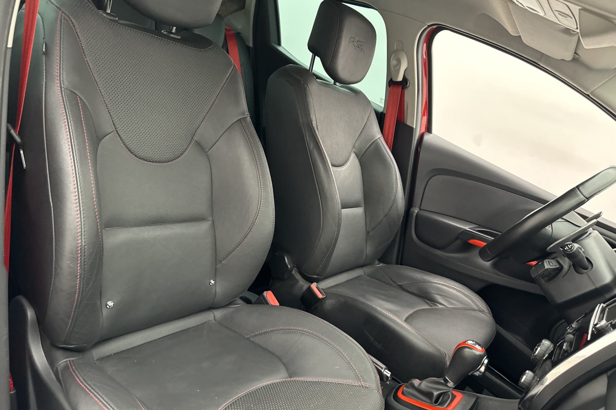 Renault Clio RS 1.6 TCe EDC 200hk Skinn Navi Maxton