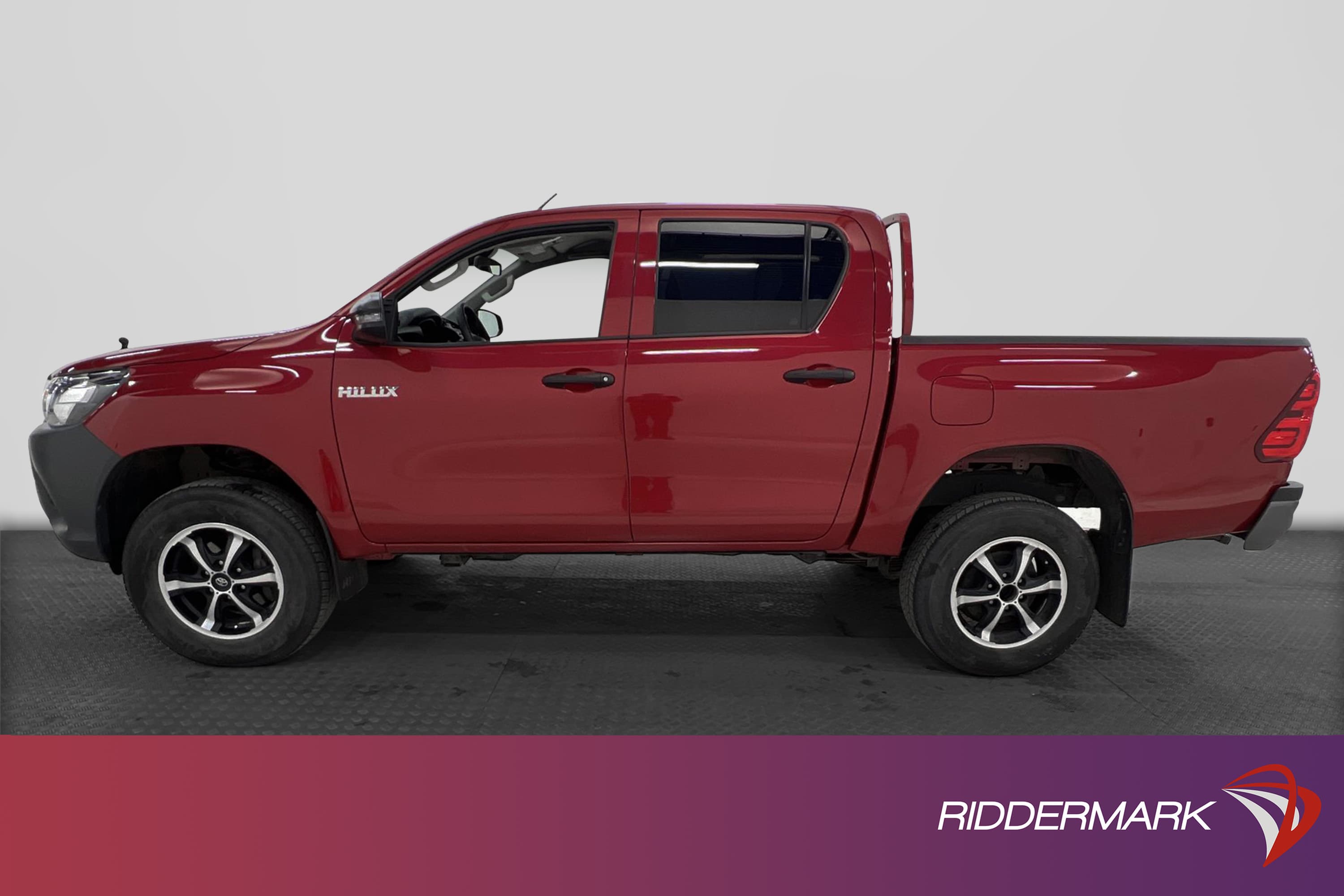 Toyota Hilux 2.4 D 4WD 150hk Dubbelhytt Diffspärr Dragkrok